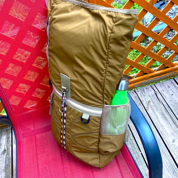 Backpack - Picture 6 of 10